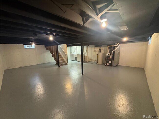 Building Photo - 1753 E Milton Ave