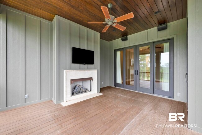 Building Photo - 32491 Water View Dr E