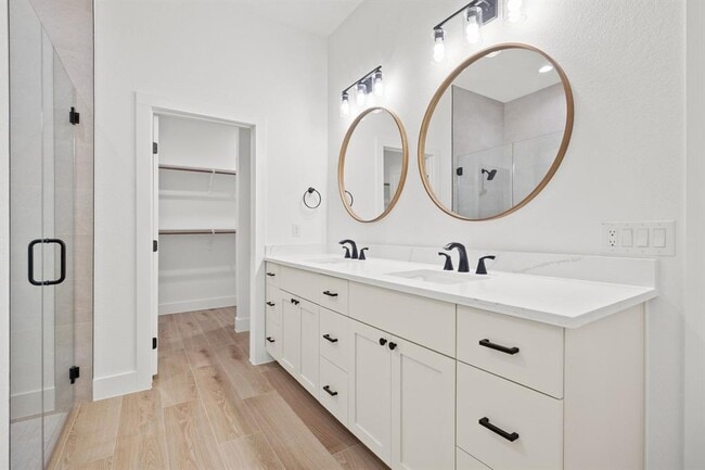 Building Photo - 21679 High Dr