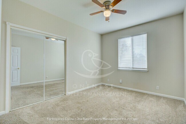 Building Photo - 3 bedroom, 2 bathrooms, 2 car garage