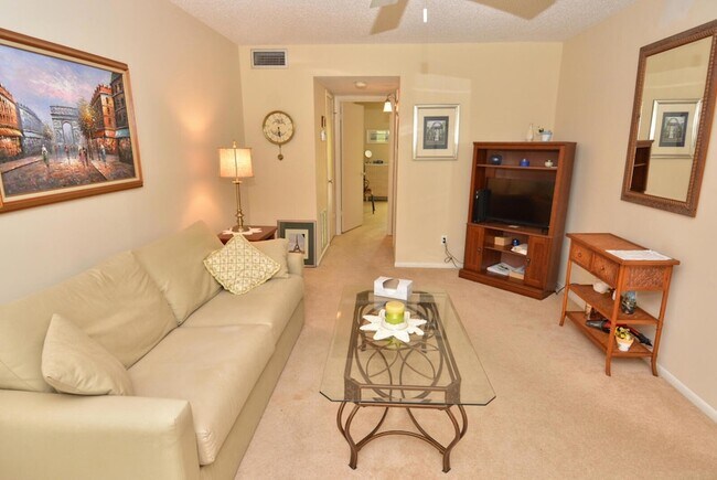 Building Photo - 1225 NW 21st St