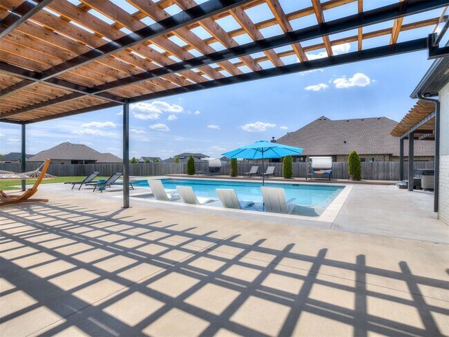 Building Photo - 4001 Timber Valley Dr