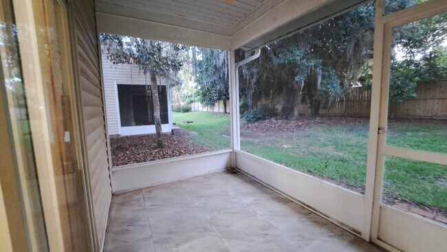 Building Photo - 13200 W Newberry Rd