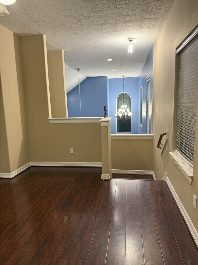 Building Photo - 10904 Panther Ct