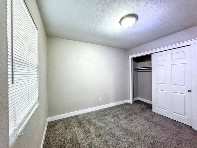 Building Photo - 1024 Stanton St