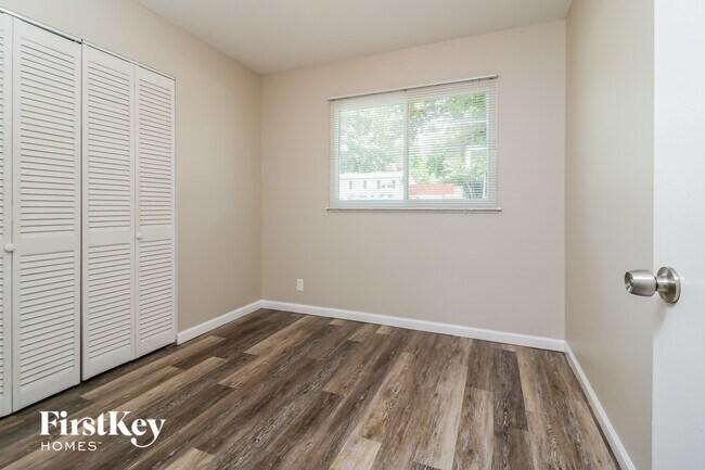 Building Photo - 11091 Saxonhall Dr