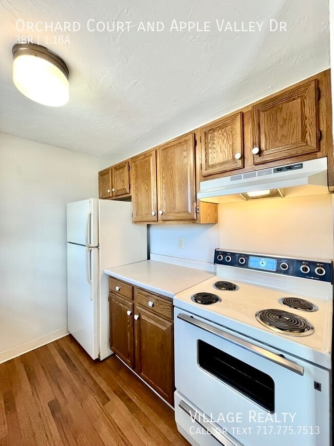 Building Photo - 302 Orchard Ct