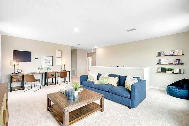 Building Photo - 2030 Maple Ridge Dr