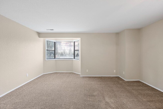 Building Photo - Light & Airy 2-Bedroom Tumwater Apartment with Pool, Covered Parking & Full-Size W/D