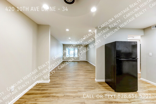 Building Photo - Spacious Open 2Bed 2Bath Apt. on Ground Le...