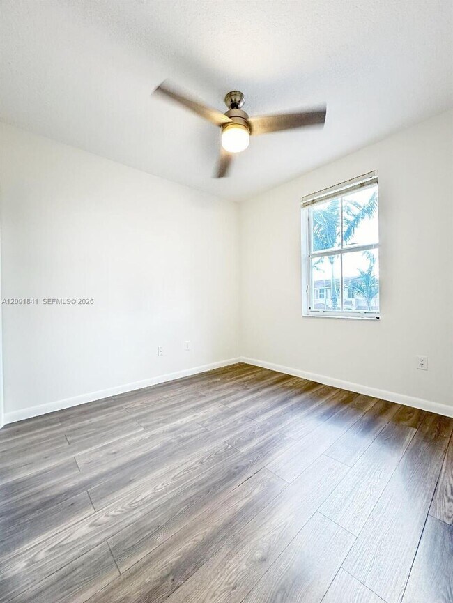 Building Photo - 202 Riverwalk Cir