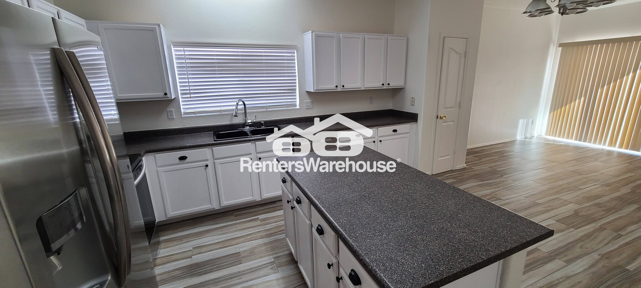 Building Photo - 15311 W Sierra St