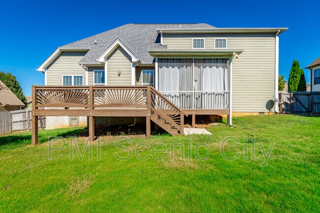 Building Photo - 8802 Mckenzie Farm Dr