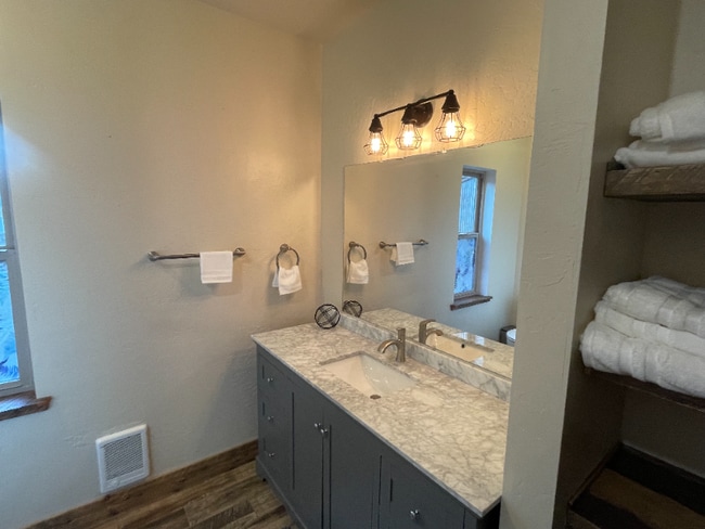 Building Photo - 751 Sun Pillar Loop