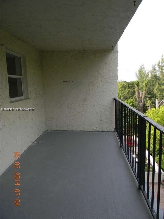 Building Photo - 16508 NE 26th Ave