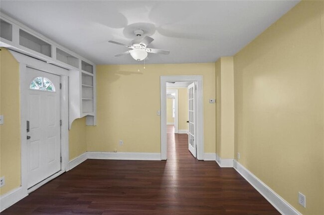 Building Photo - 2992 Memorial Dr SE