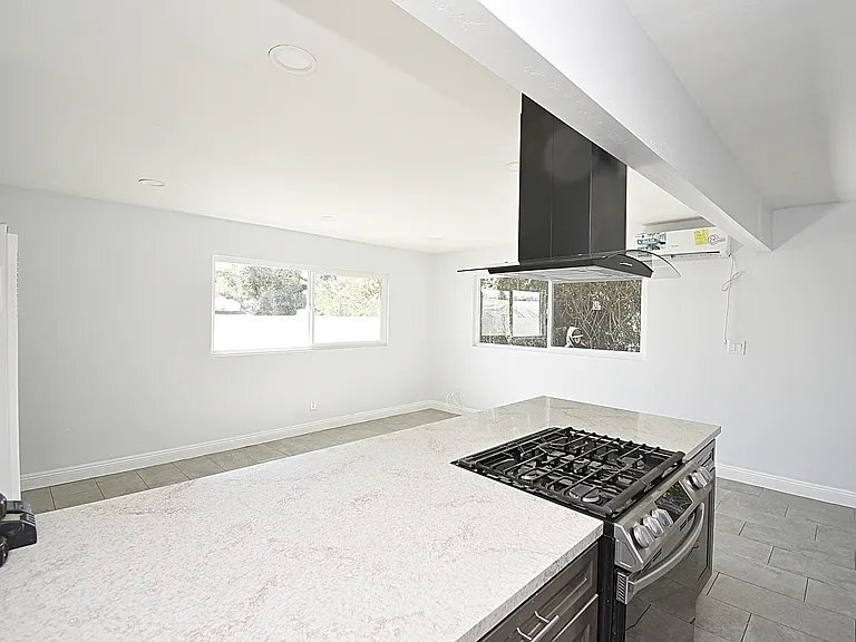 Building Photo - 824 Arcadia Pl