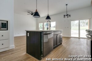 Building Photo - 422 S Calvin Barrett