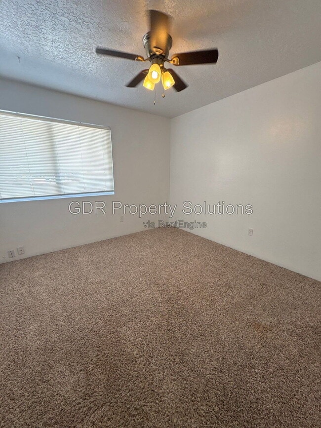 Building Photo - 8333 Comanche Rd NE