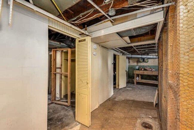 Building Photo - 3940 Delmar Ave