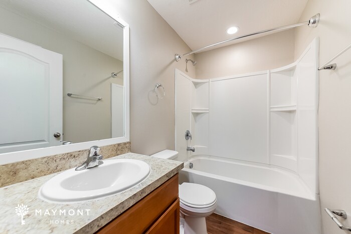 Building Photo - 674 Chatham Walk Dr