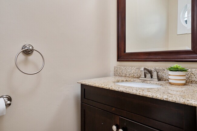 Building Photo - 1534 Lowell Ct