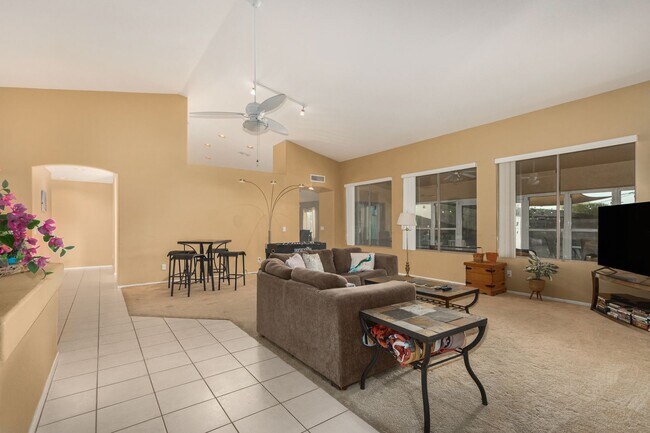 Building Photo - Spectacular 5 bdrm Home, OFFERS SOLAR ELECTRIC!