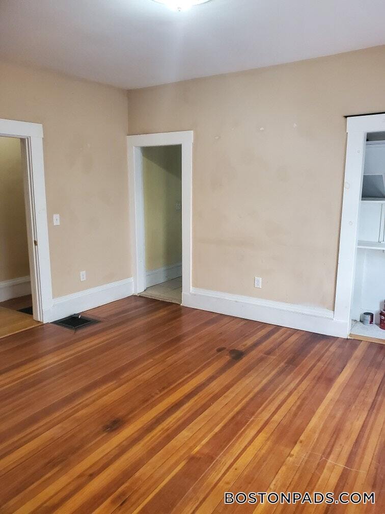 Building Photo - 3147-3149-3149 Washington St