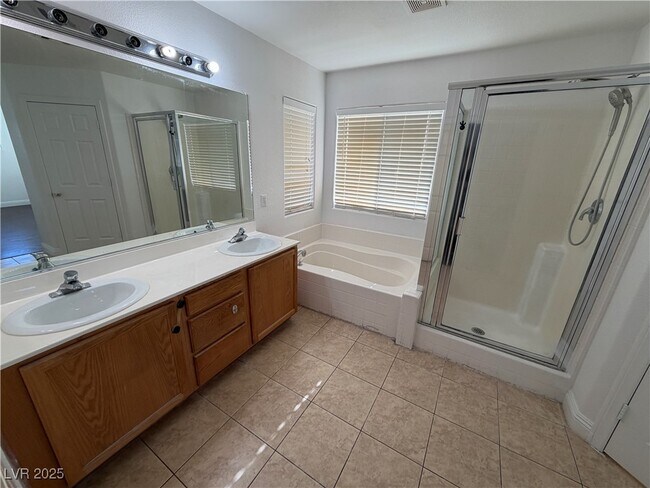 Building Photo - 9843 Ashton Pines Ct