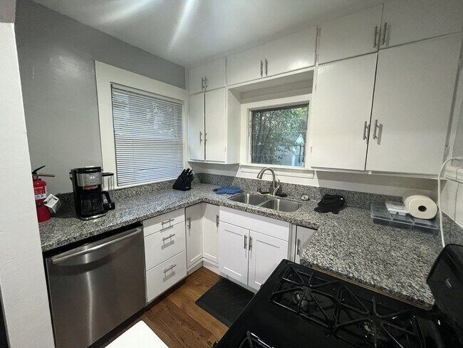 Building Photo - SAC T-2612-2614