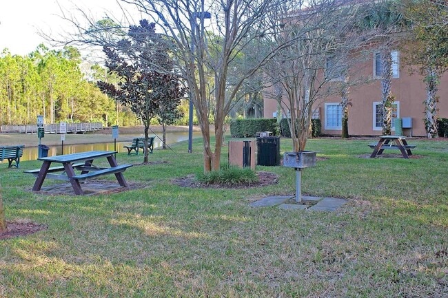 Building Photo - 520 Florida Club Blvd