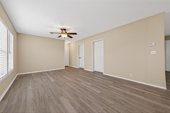 Building Photo - 15933 W Relza Dr