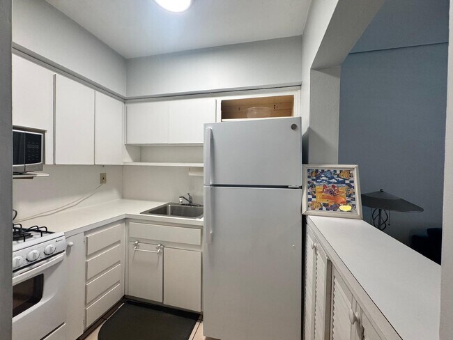 Building Photo - 2001 S Ocean Dr