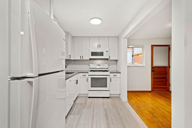 Building Photo - AVAILABLE JUNE 1ST! Don't miss this UPDATED and stunning 3-bedroom the heart of the South Hills!