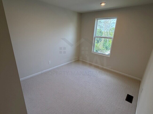 Building Photo - 4122 Avery Rd