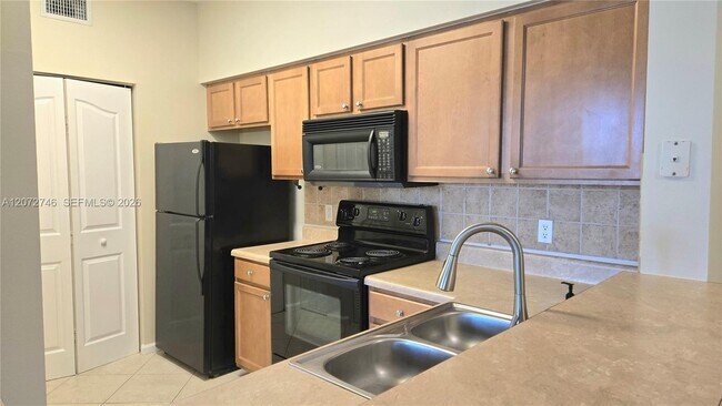 Building Photo - 1307 Myrtlewood Cir E