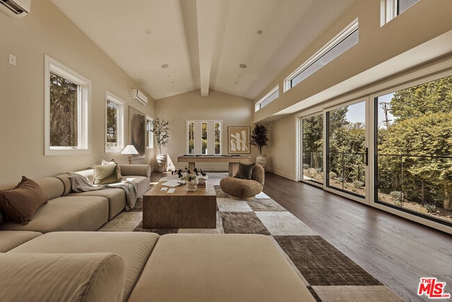 Building Photo - 16838 Oak View Dr