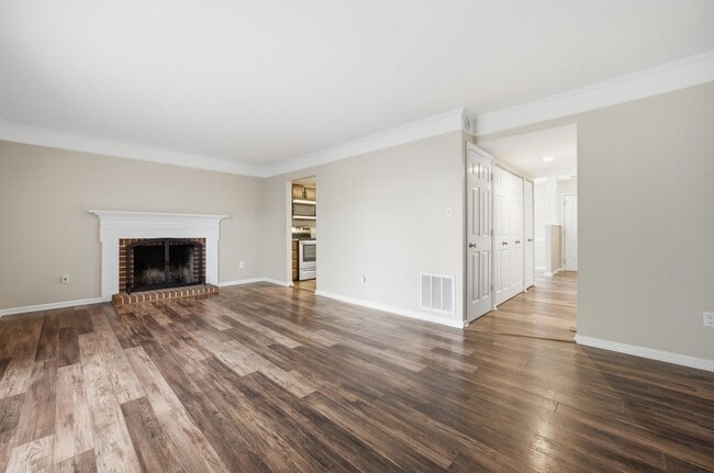 Building Photo - 2 Charles Parish Dr