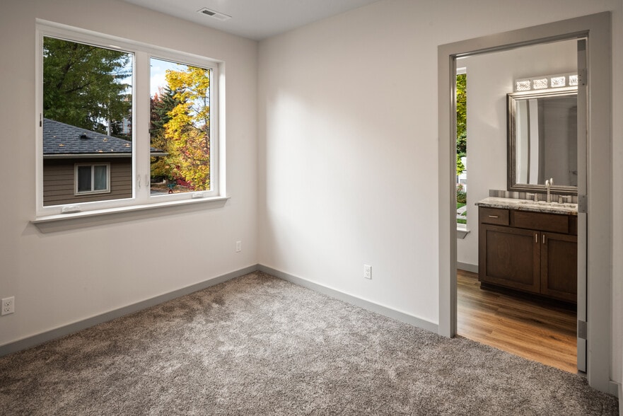 Guest Bedroom - 1008 E Mullan Ave