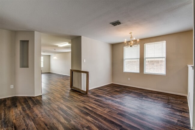 Building Photo - 12638 Vandelia St