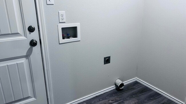 Building Photo - 8907 Terrell Ave