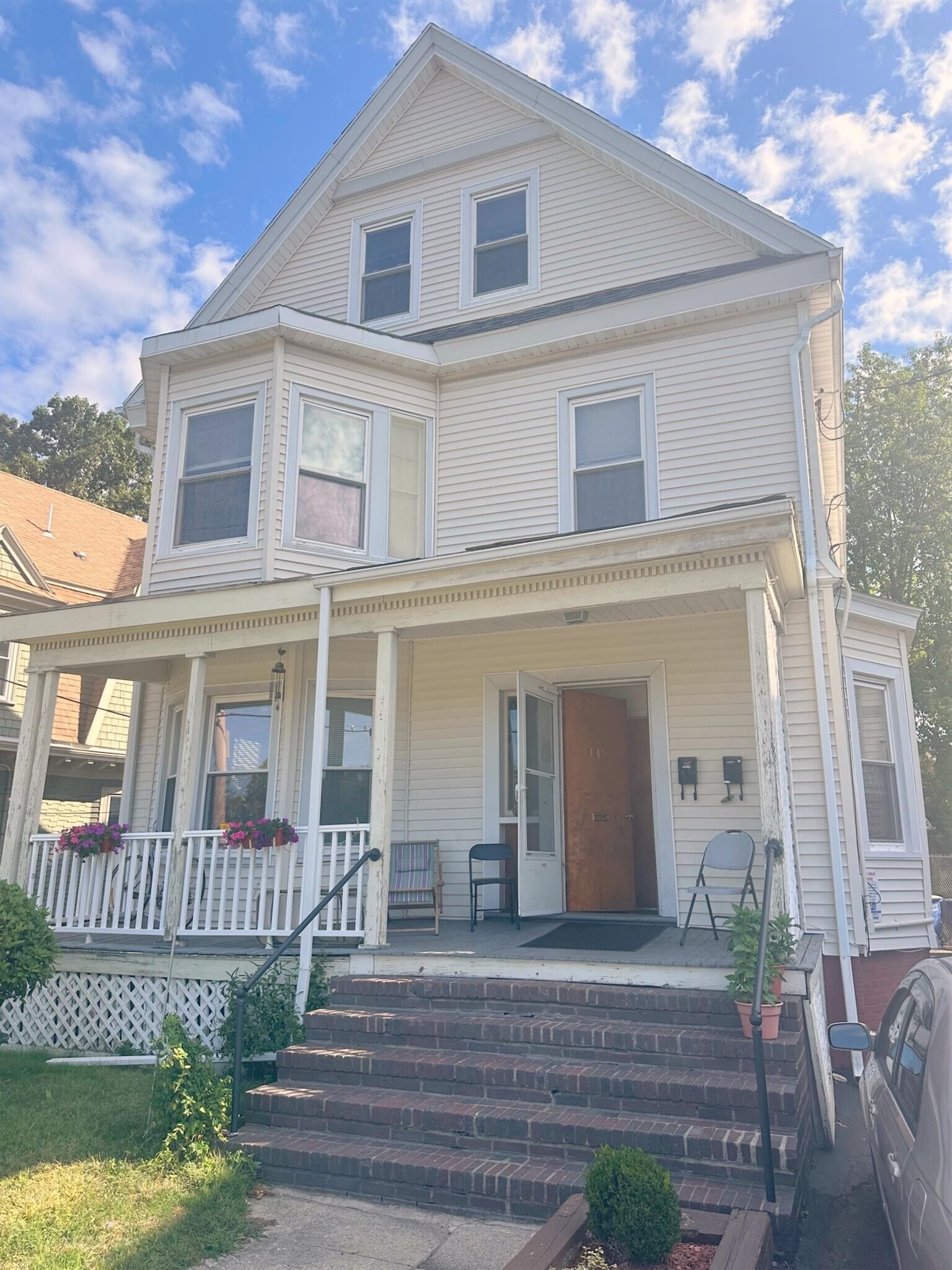 Building Photo - 145 College Ave