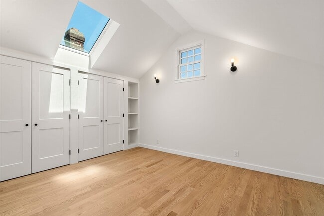 Building Photo - 157 Farm Rd