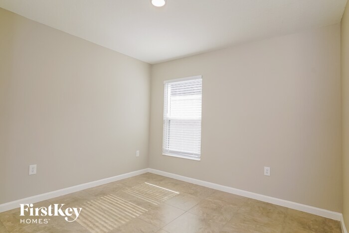 Building Photo - 413 Earhart Dr