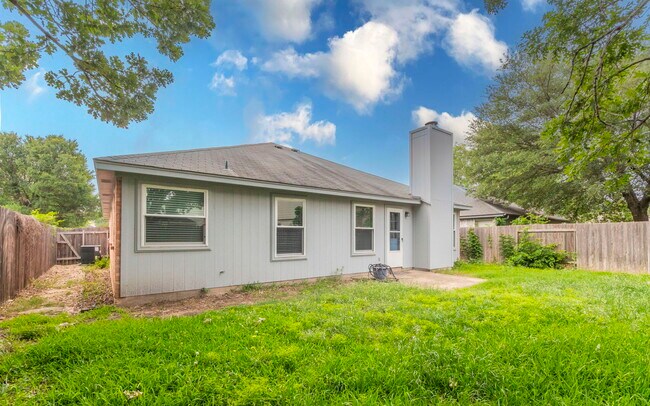 Building Photo - 14912 Big Falls Dr