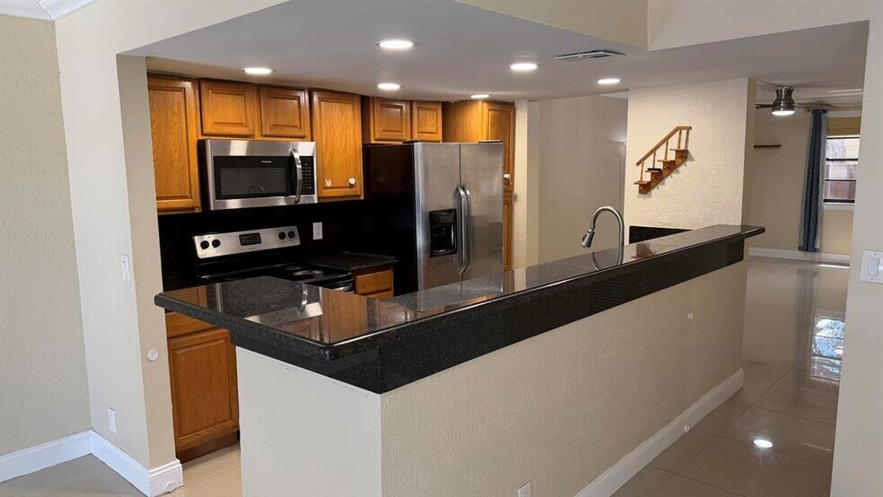 Building Photo - 1114 NW 79th Dr
