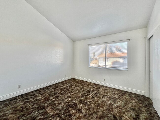 Building Photo - Apartment for Rent