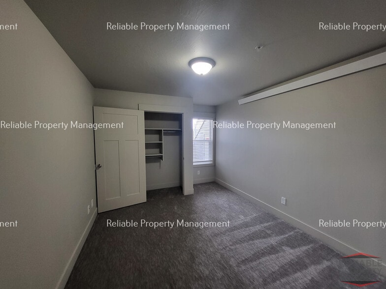 Building Photo - 6325 N Silver Fox Rd