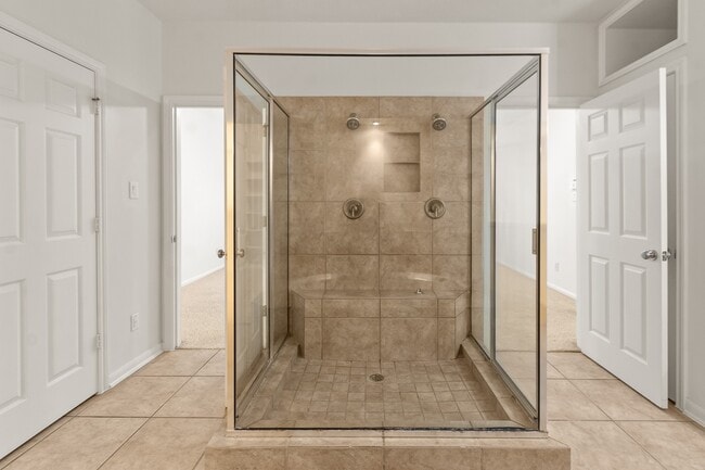 Building Photo - 5351 McCulloch Cir