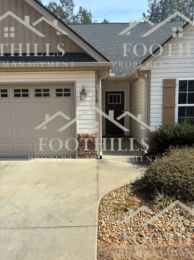 Building Photo - 118 Gallant Ln